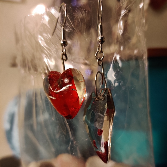 NEW Vampire Fang Wolf Crystal Heart Blood Glass Emo Charm Dangle Drop Angel Wing - Picture 3 of 5